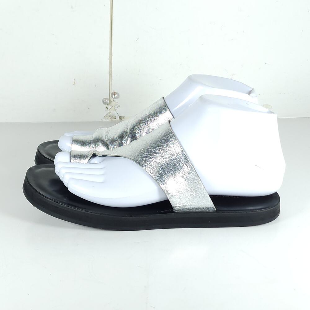 Jeffrey Campbell Women's US 6? Sliver Metallic Leather Toe Post Flat Sandals - Picture 2 of 16
